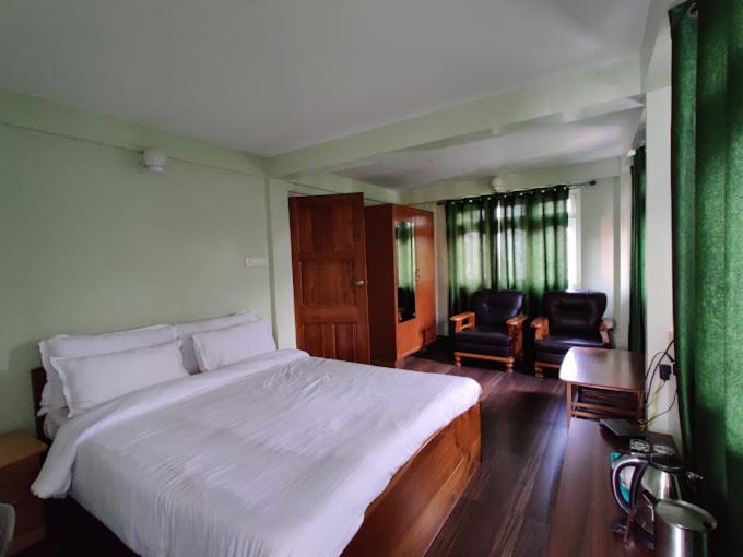 Artistic Greystone Dreams Hotel กาลิมปง ภายนอก รูปภาพ